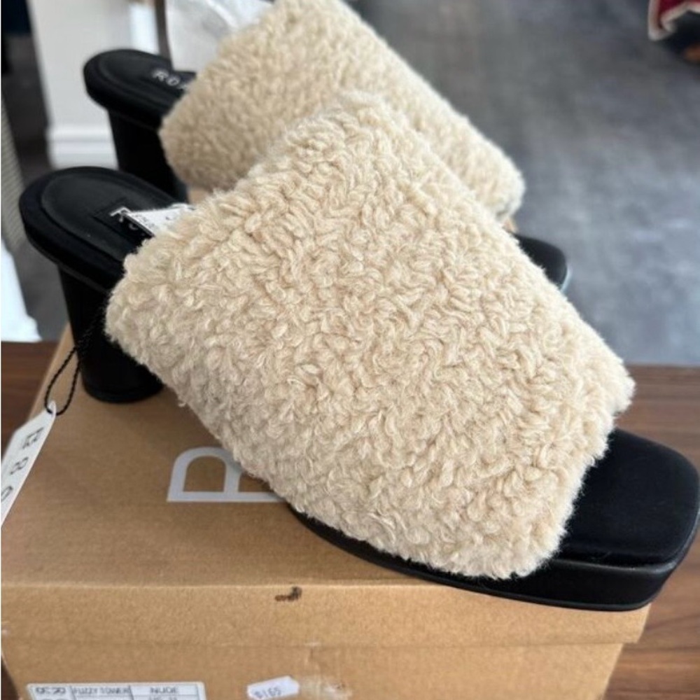 NIB Roam Cream Fuzzy Faux Wool Black Heel Slide Sandal 41/11US; Fits 9.5 to 10US